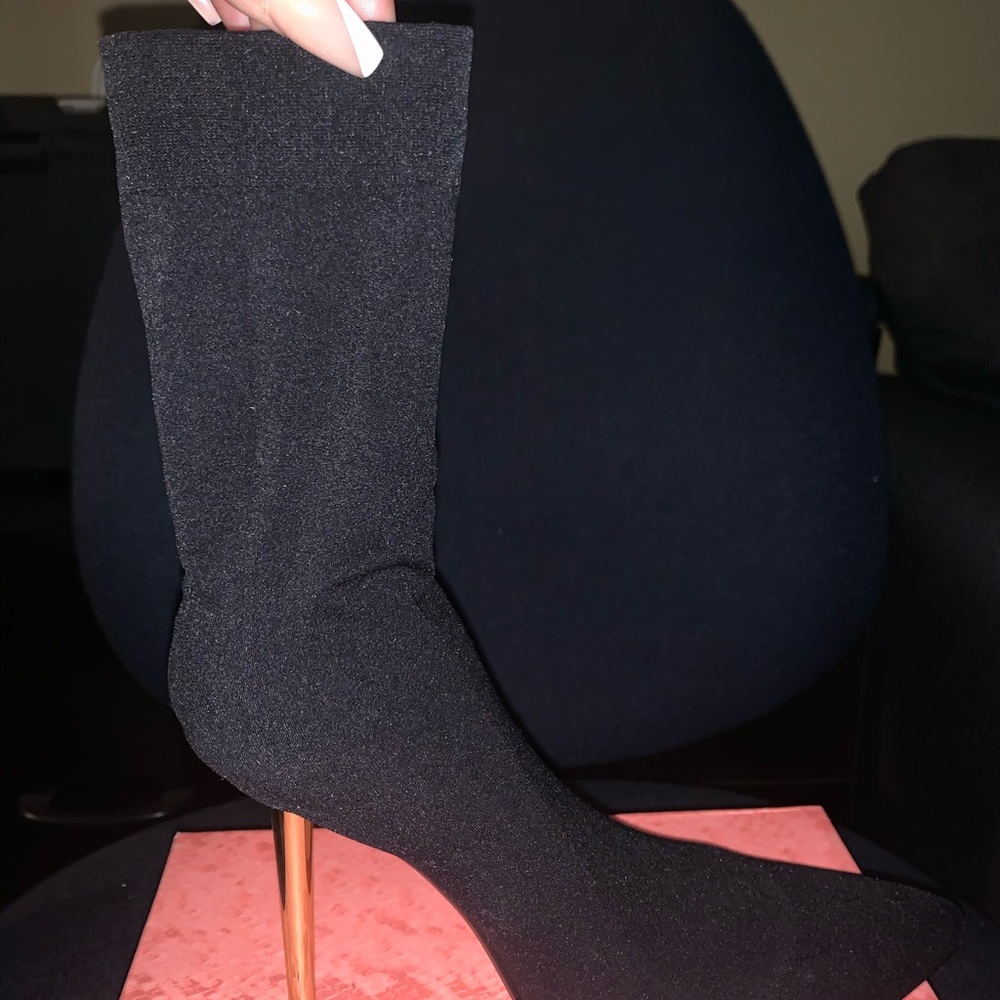 BRAND NEW sock ankle bootie with gold heel - Picture 3 of 6
